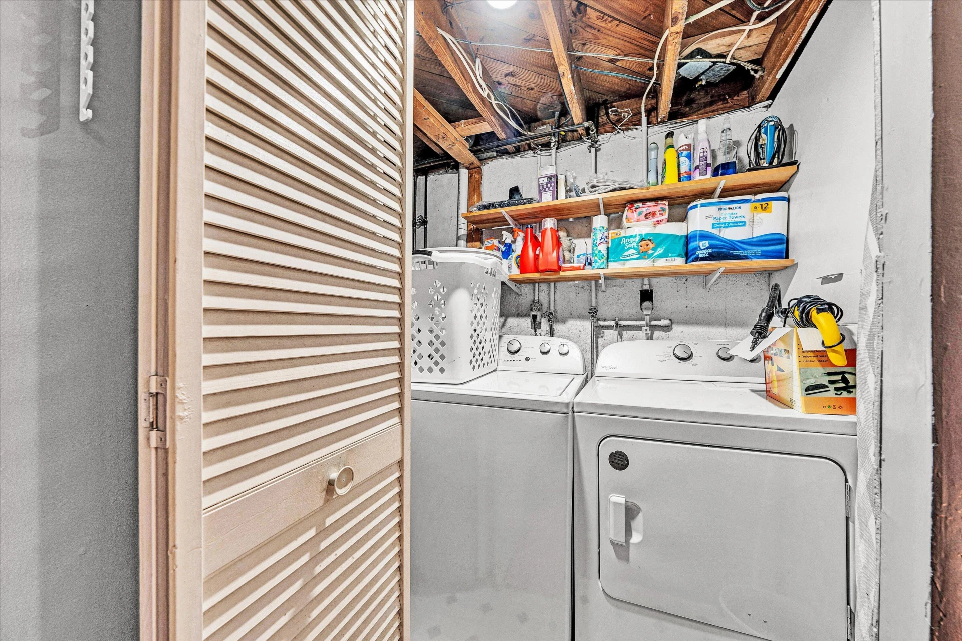1019 Markham CIR - Photo 21