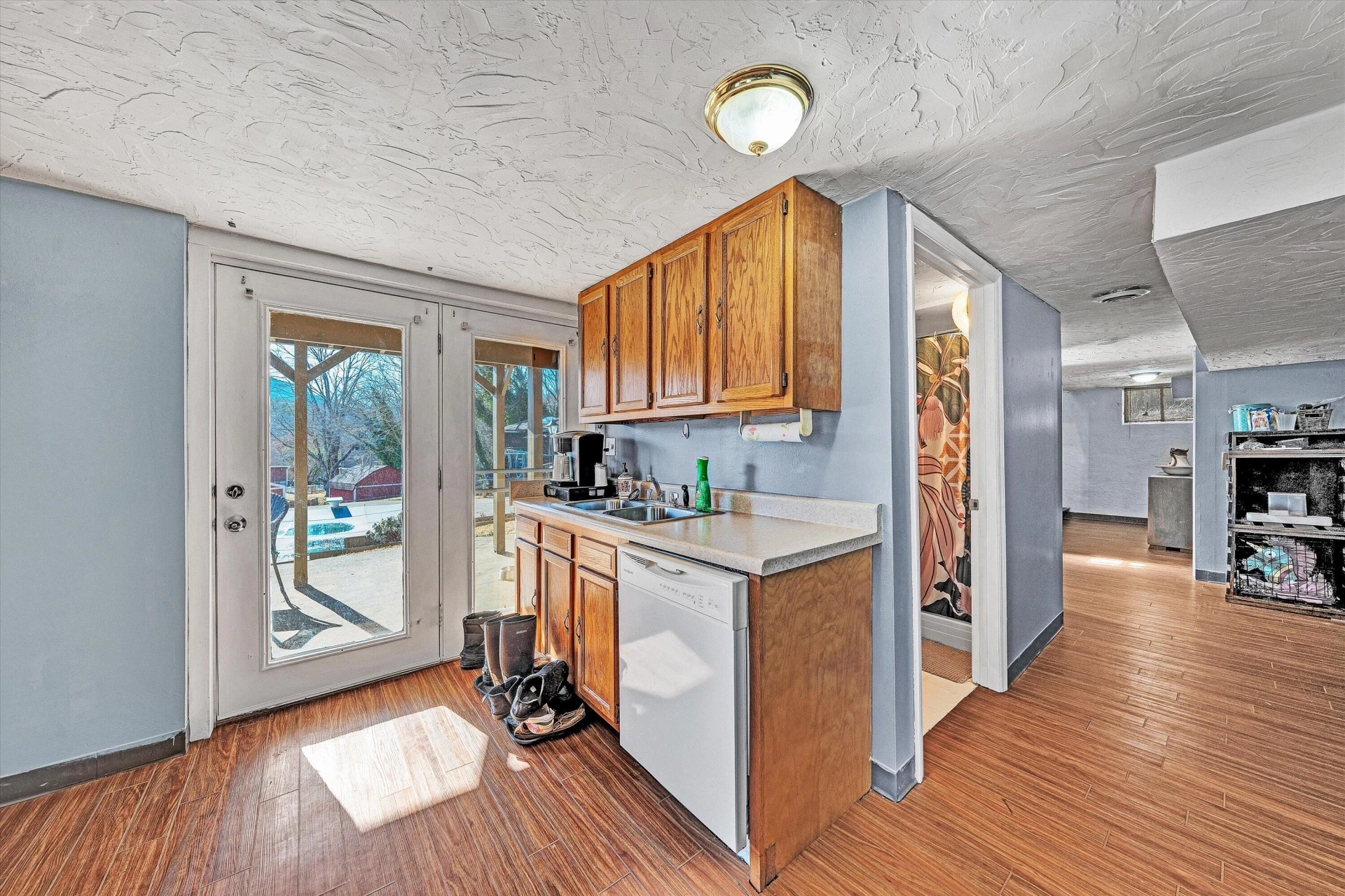1019 Markham CIR - Photo 24