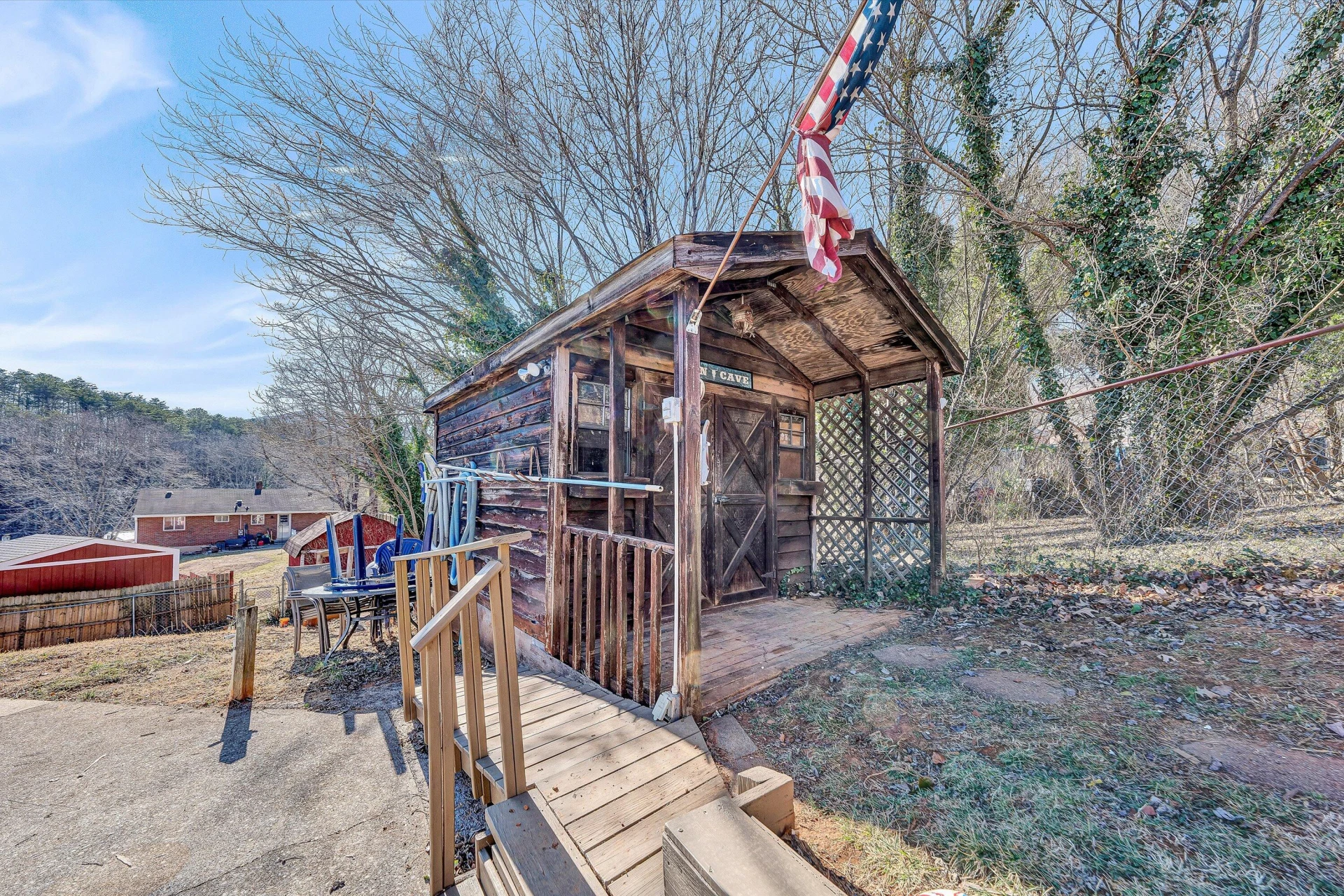 1019 Markham CIR - Photo 32