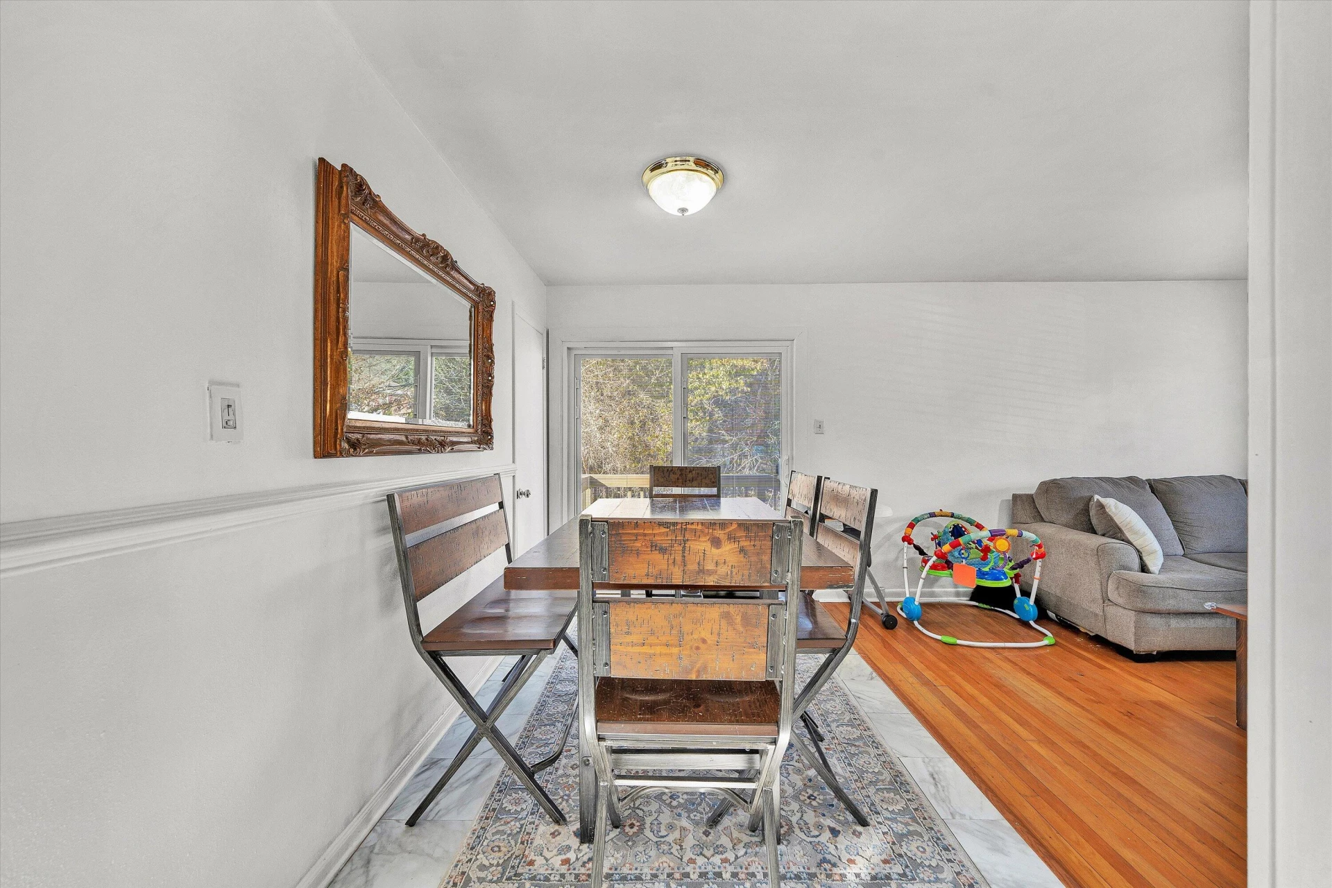 1019 Markham CIR - Photo 9