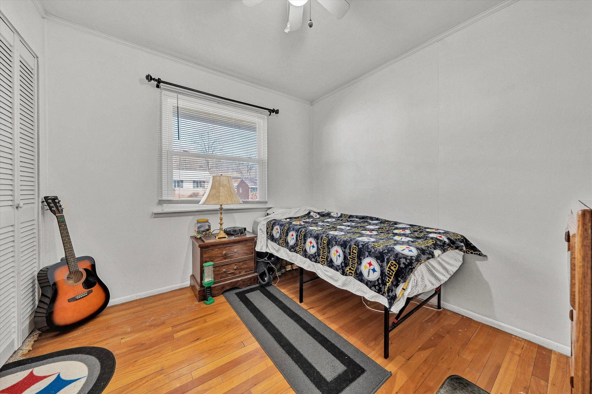 1019 Markham CIR - Photo 12