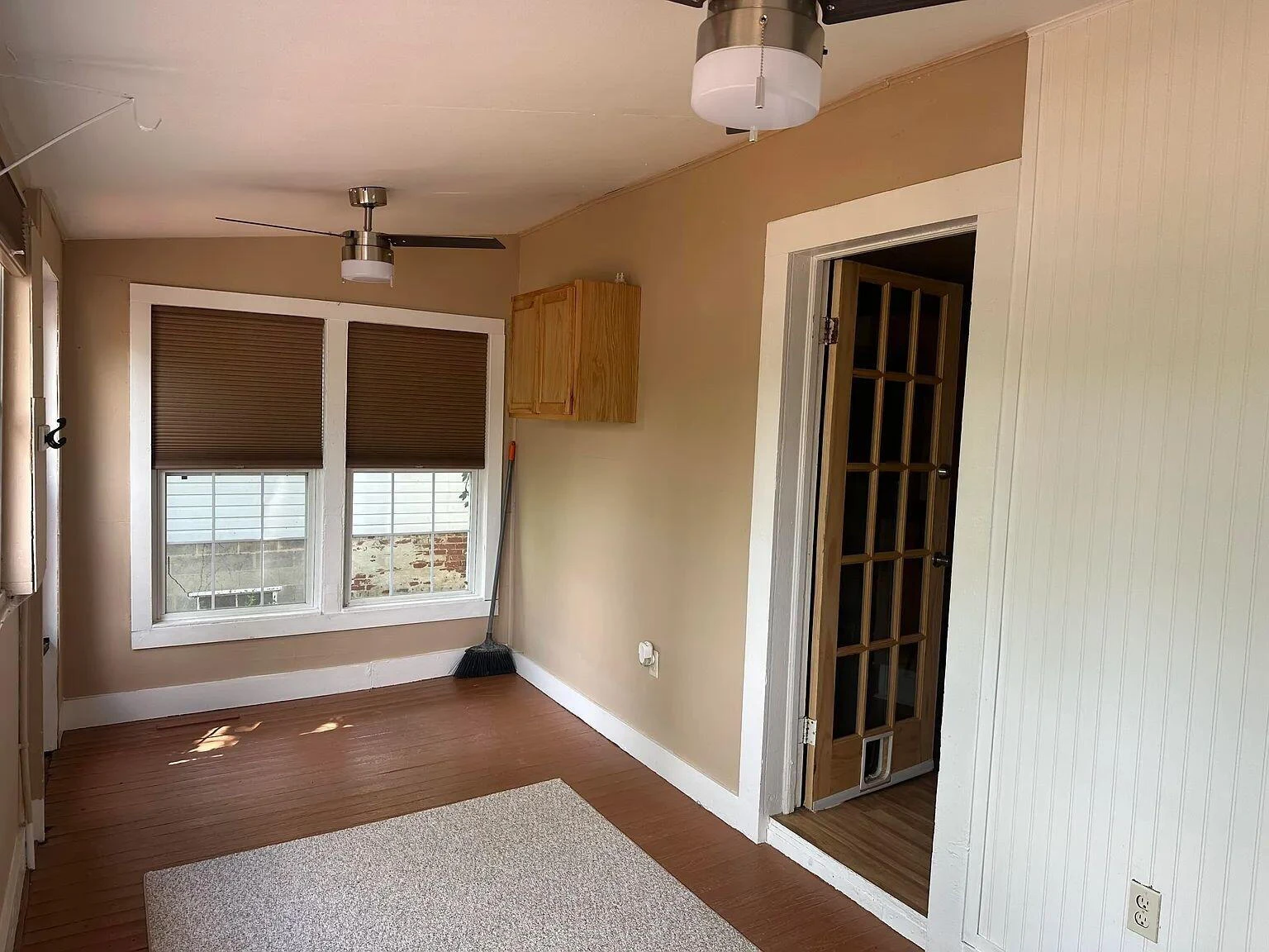 1518 Tazewell AVE - Photo 2