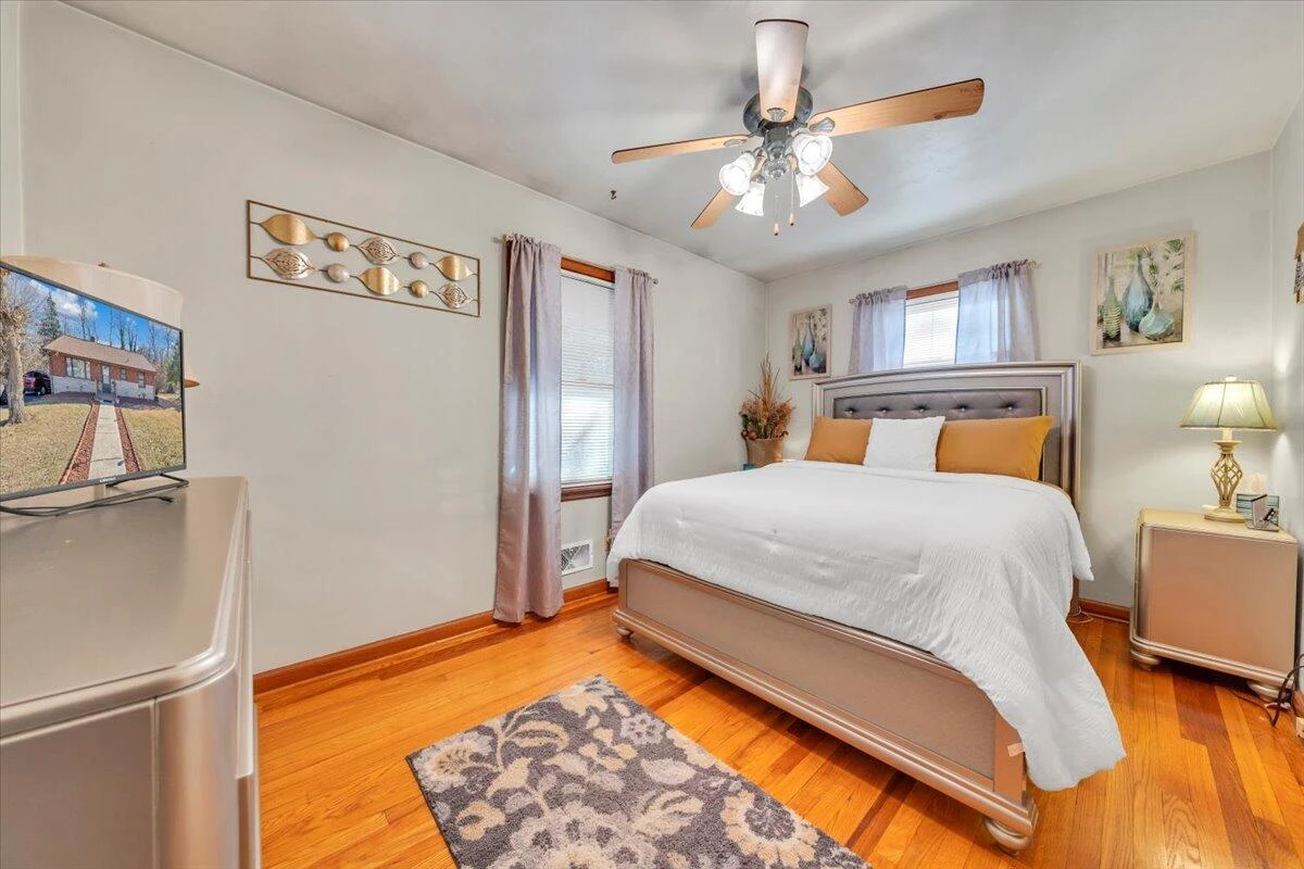 4902 Rowe Ridge RD - Photo 13
