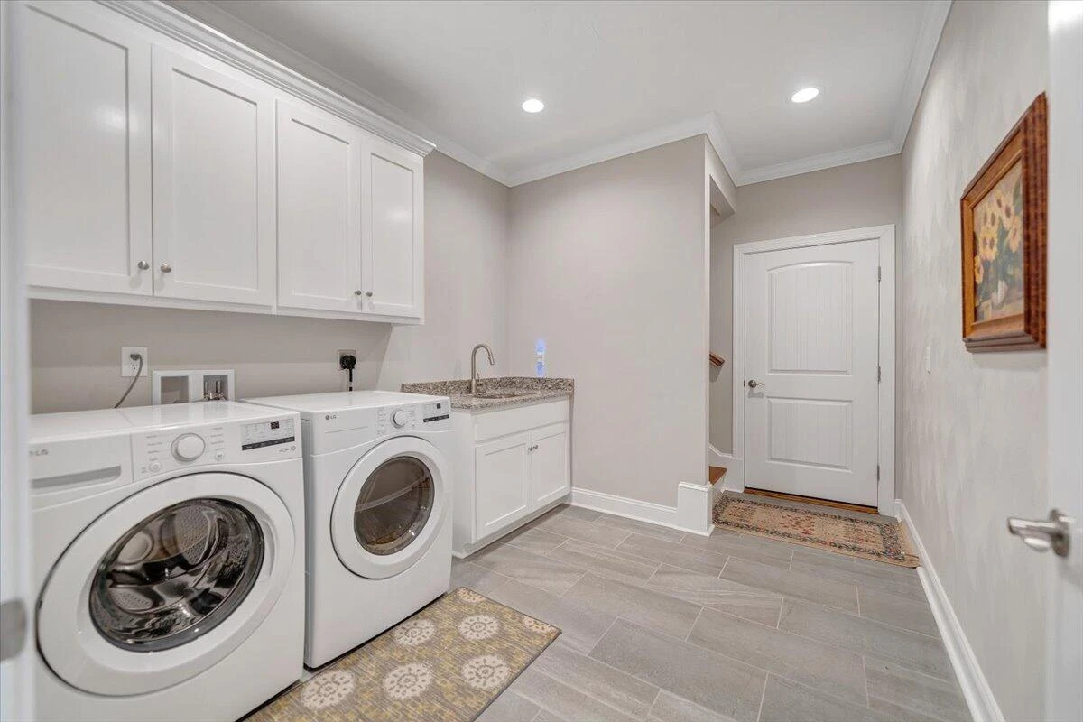 190 Merion CIR - Photo 39