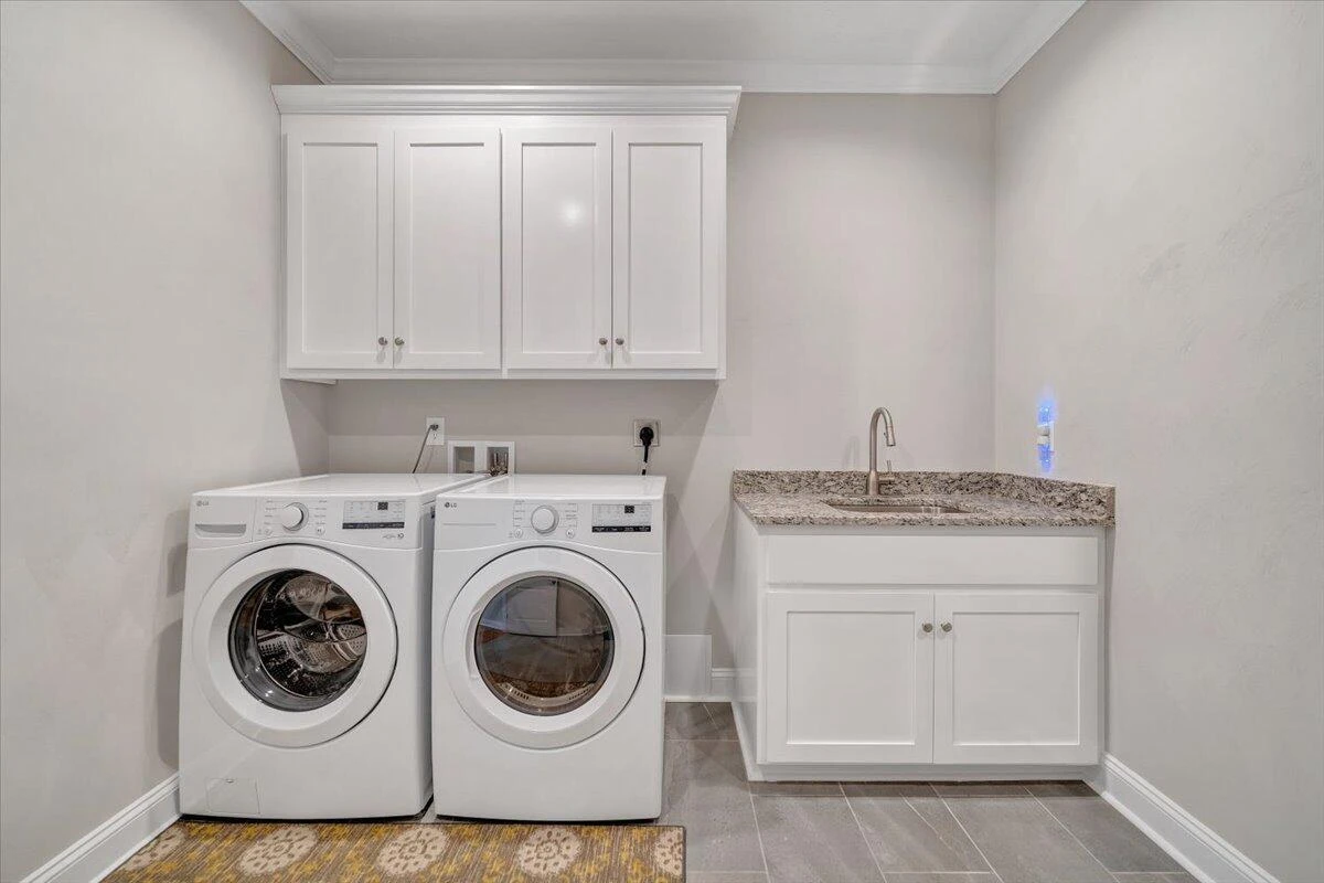 190 Merion CIR - Photo 40