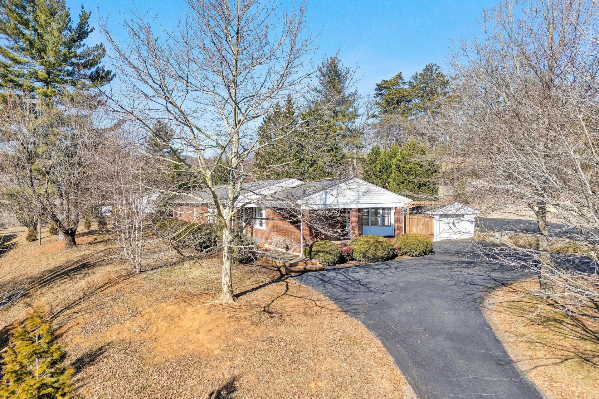 1944 Blue Ridge Springs RD