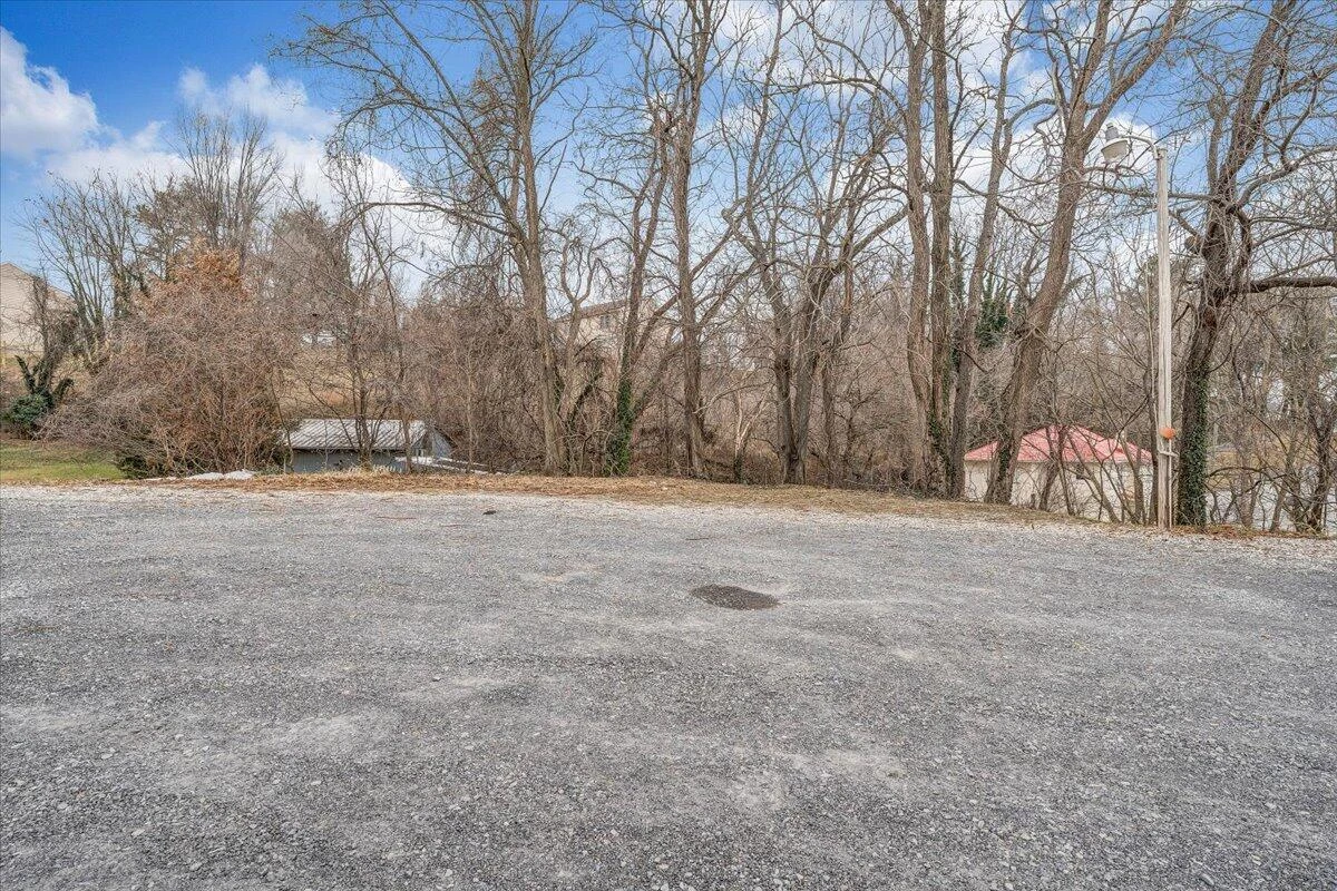 801 Bedford RD - Photo 21