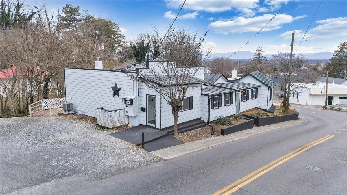 801 Bedford RD - Photo 24