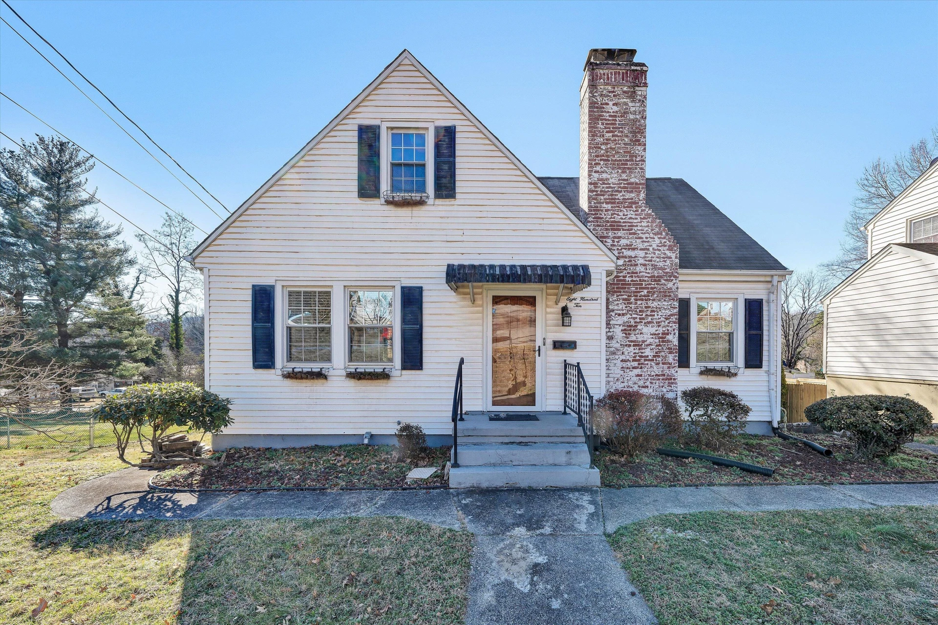 810 Windsor AVE