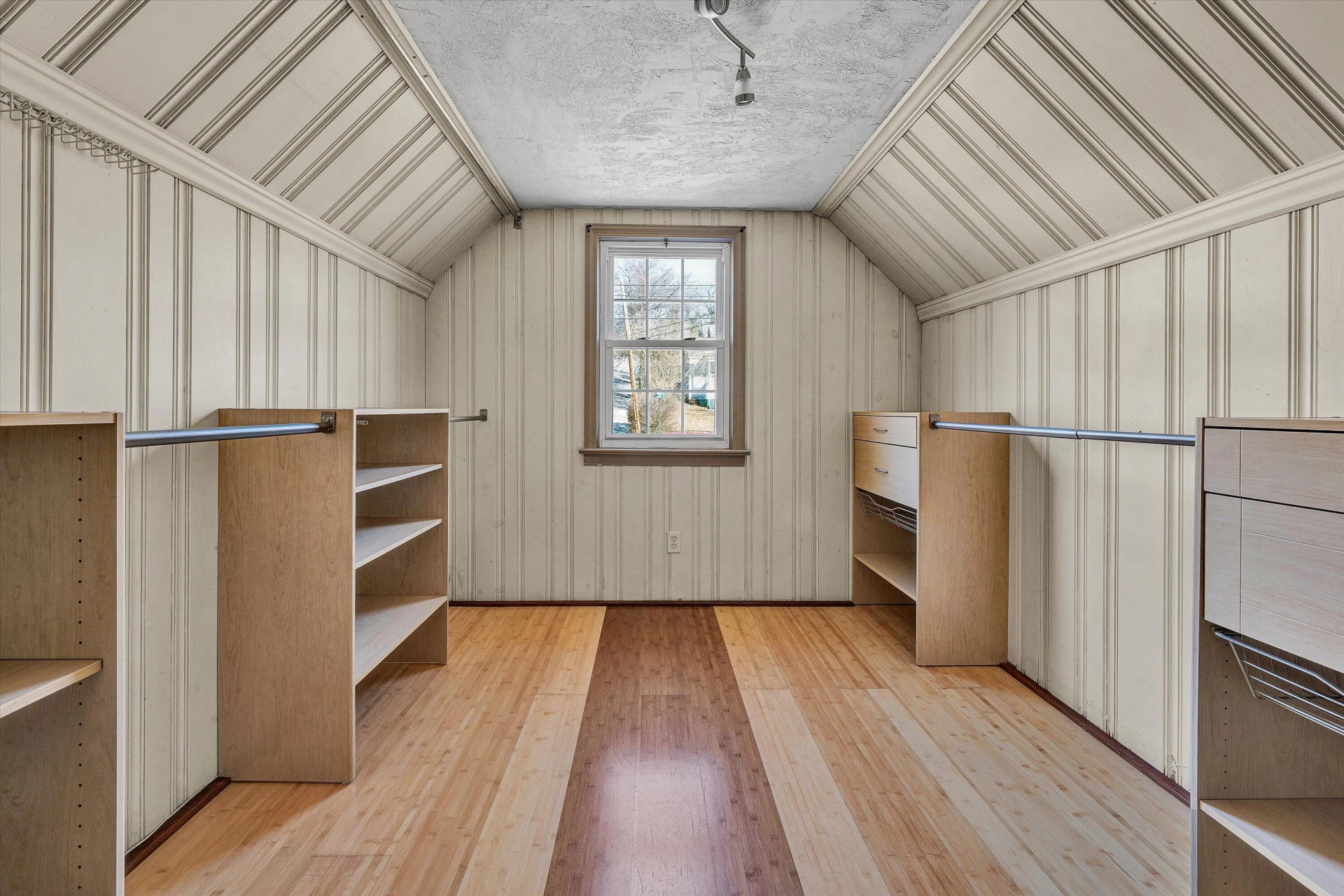 810 Windsor AVE - Photo 14