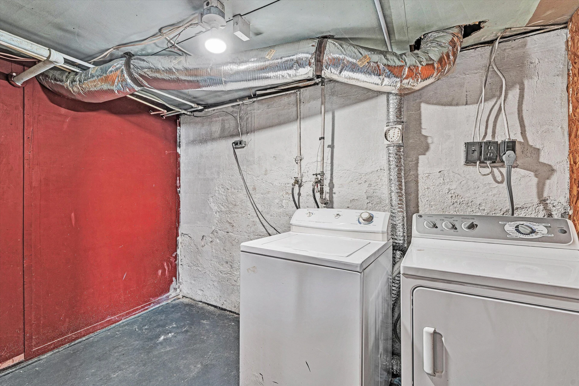 810 Windsor AVE - Photo 17