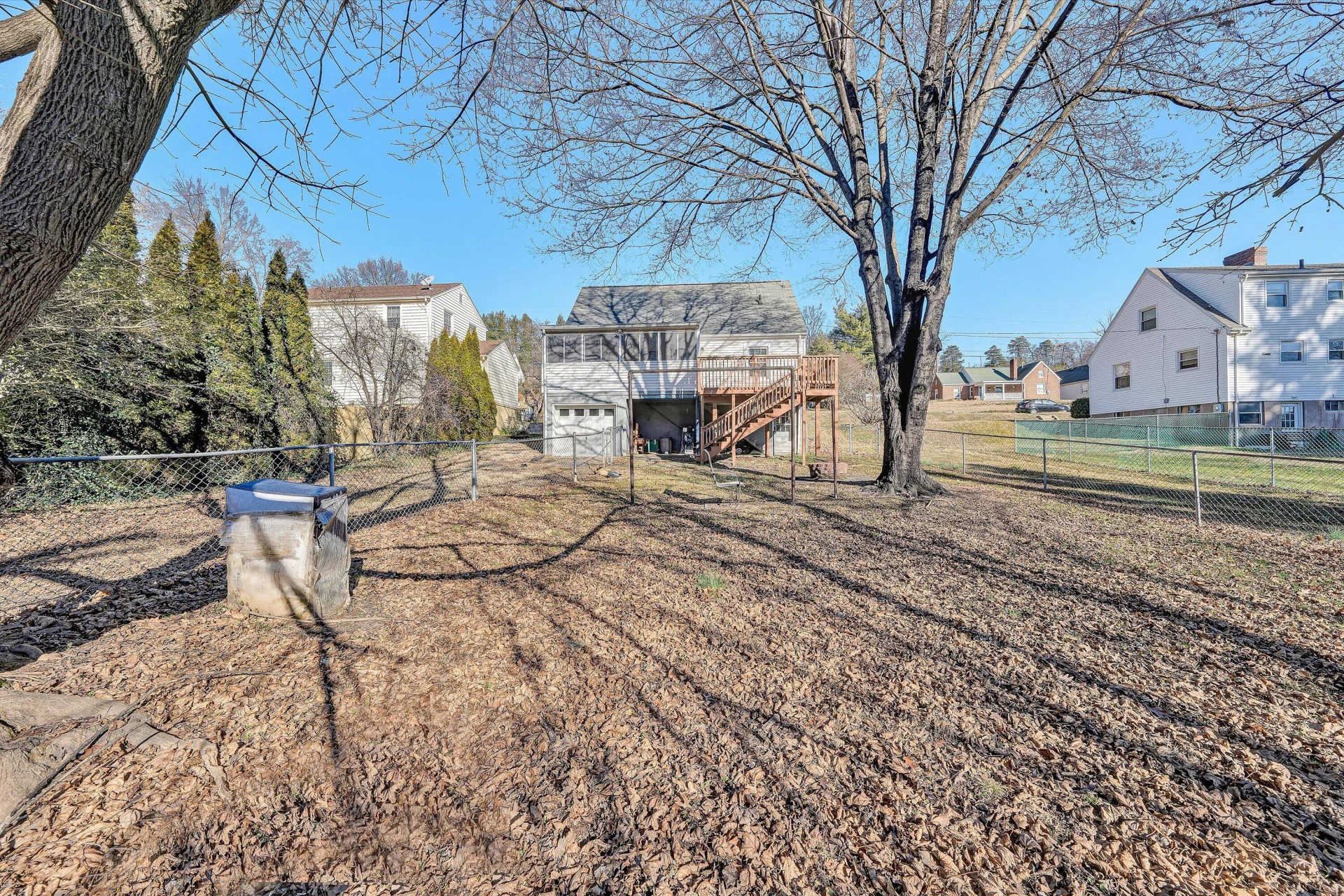 810 Windsor AVE - Photo 20
