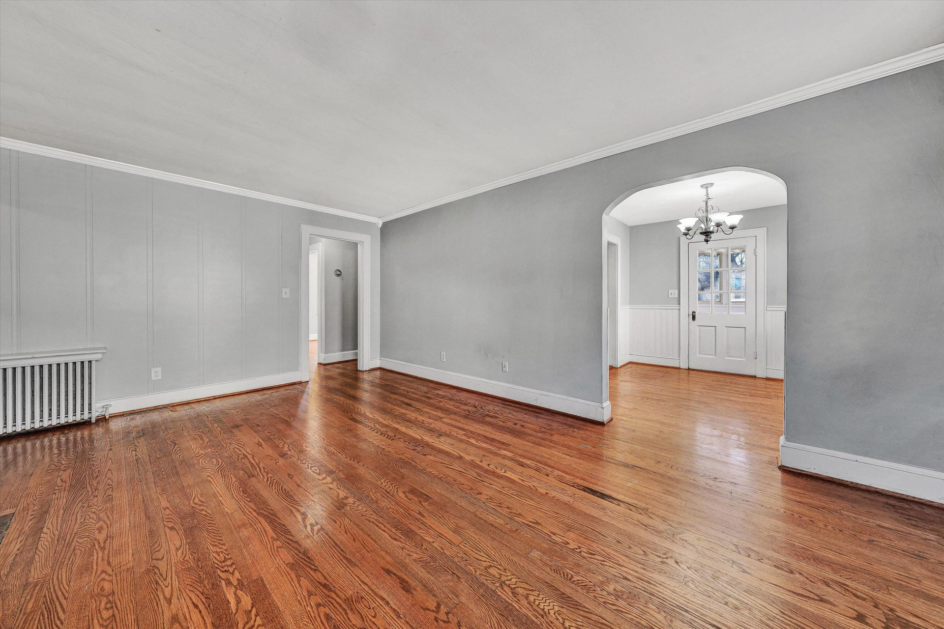 810 Windsor AVE - Photo 4