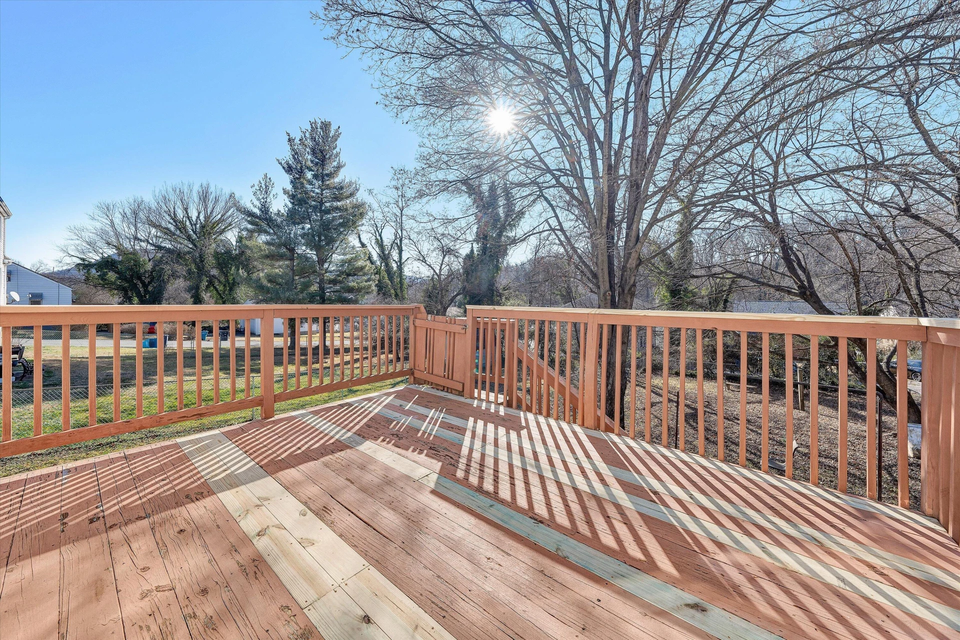 810 Windsor AVE - Photo 9