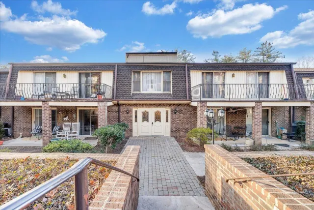 3400 Kim CT