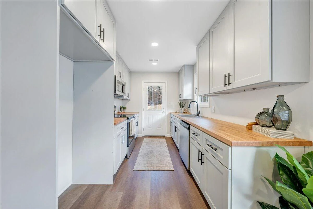 1814 Riverdale RD - Photo 14