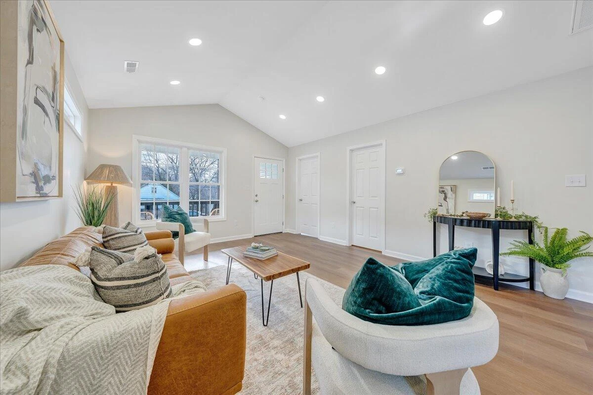 1814 Riverdale RD - Photo 8