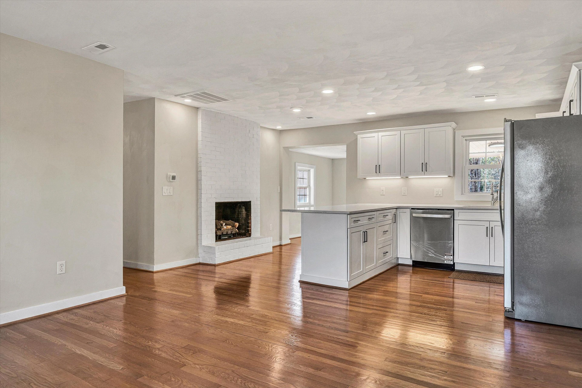 4883 Edwardsville RD - Photo 10