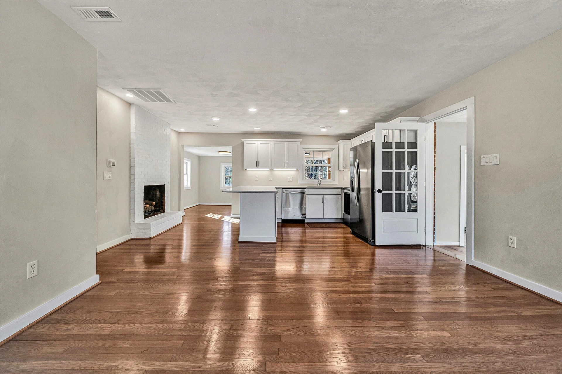 4883 Edwardsville RD - Photo 9