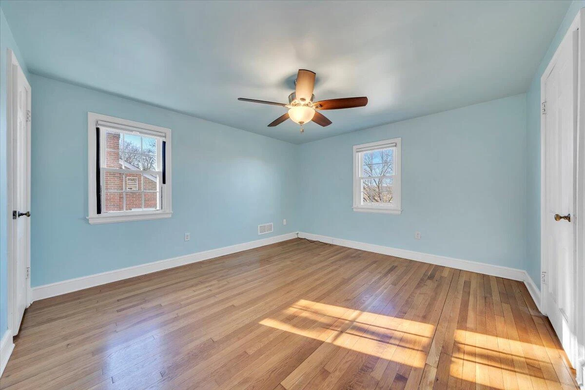 2554 ALBERTA AVE - Photo 14