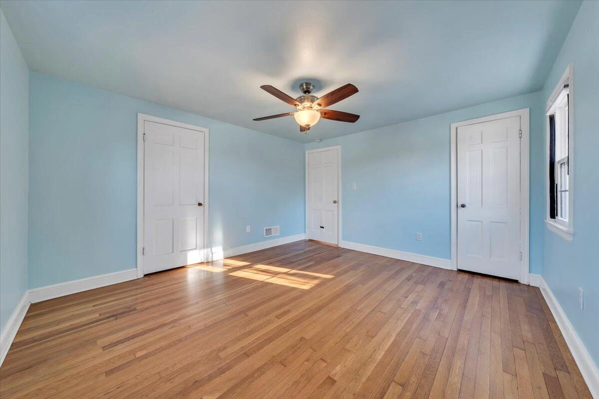 2554 ALBERTA AVE - Photo 15