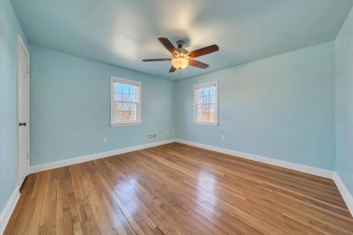 2554 ALBERTA AVE - Photo 18