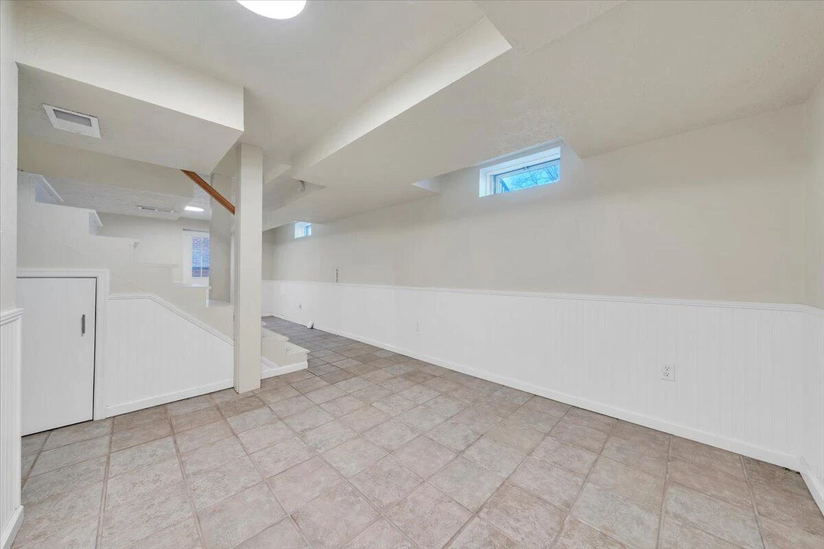 2554 ALBERTA AVE - Photo 24