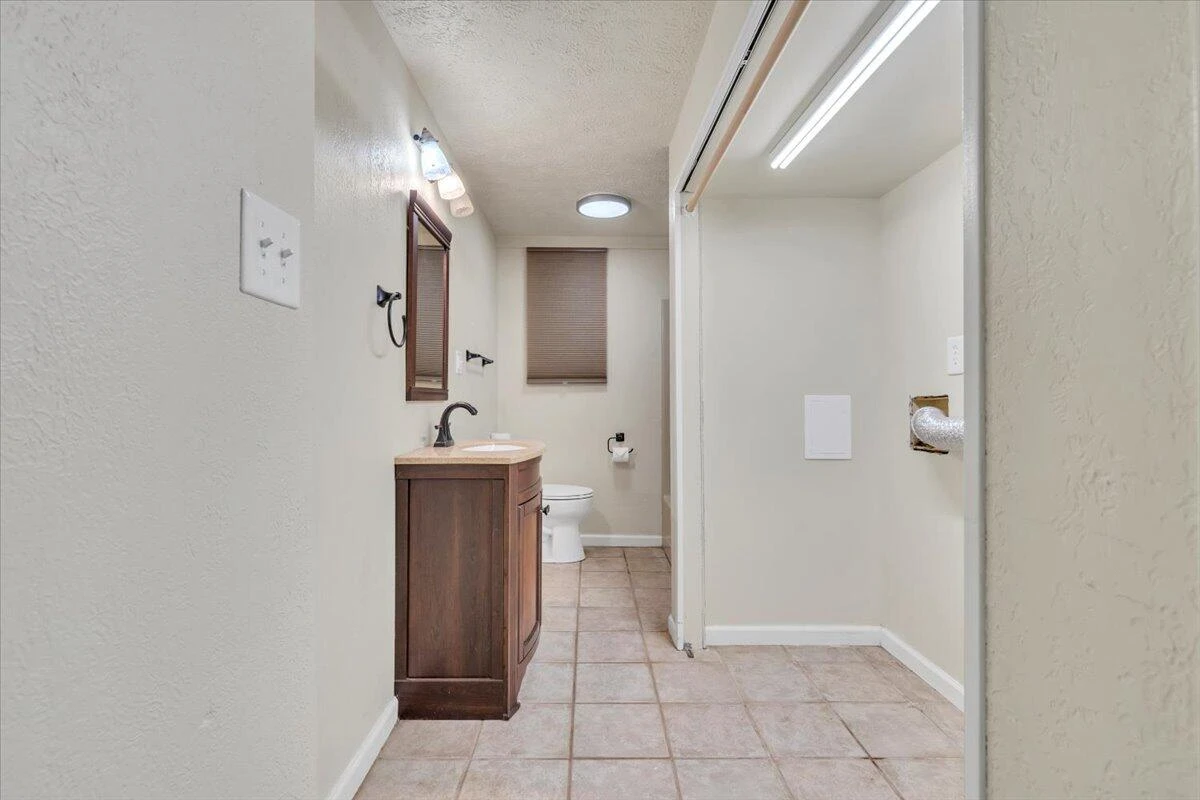 2554 ALBERTA AVE - Photo 26