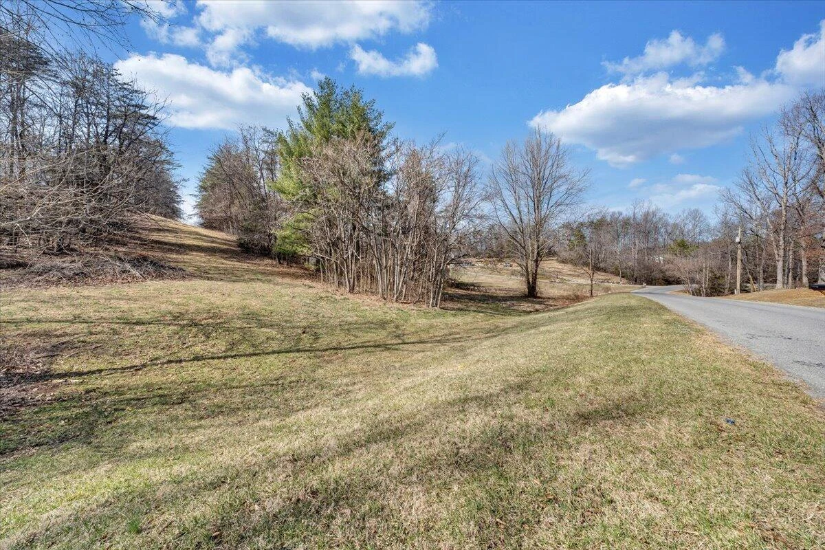 00 Woodridge RD - Photo 2