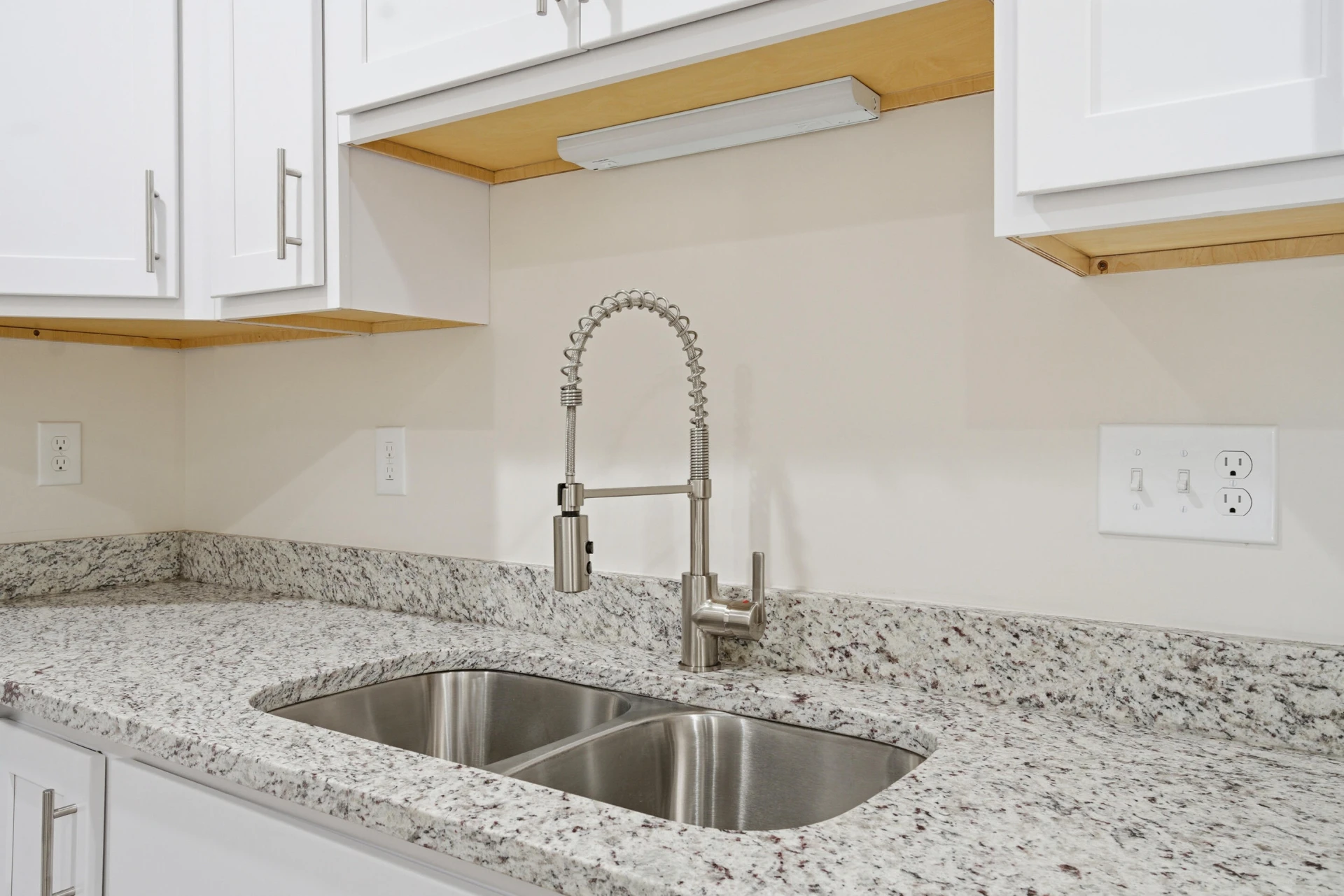 409 Washington AVE #12 - Photo 16