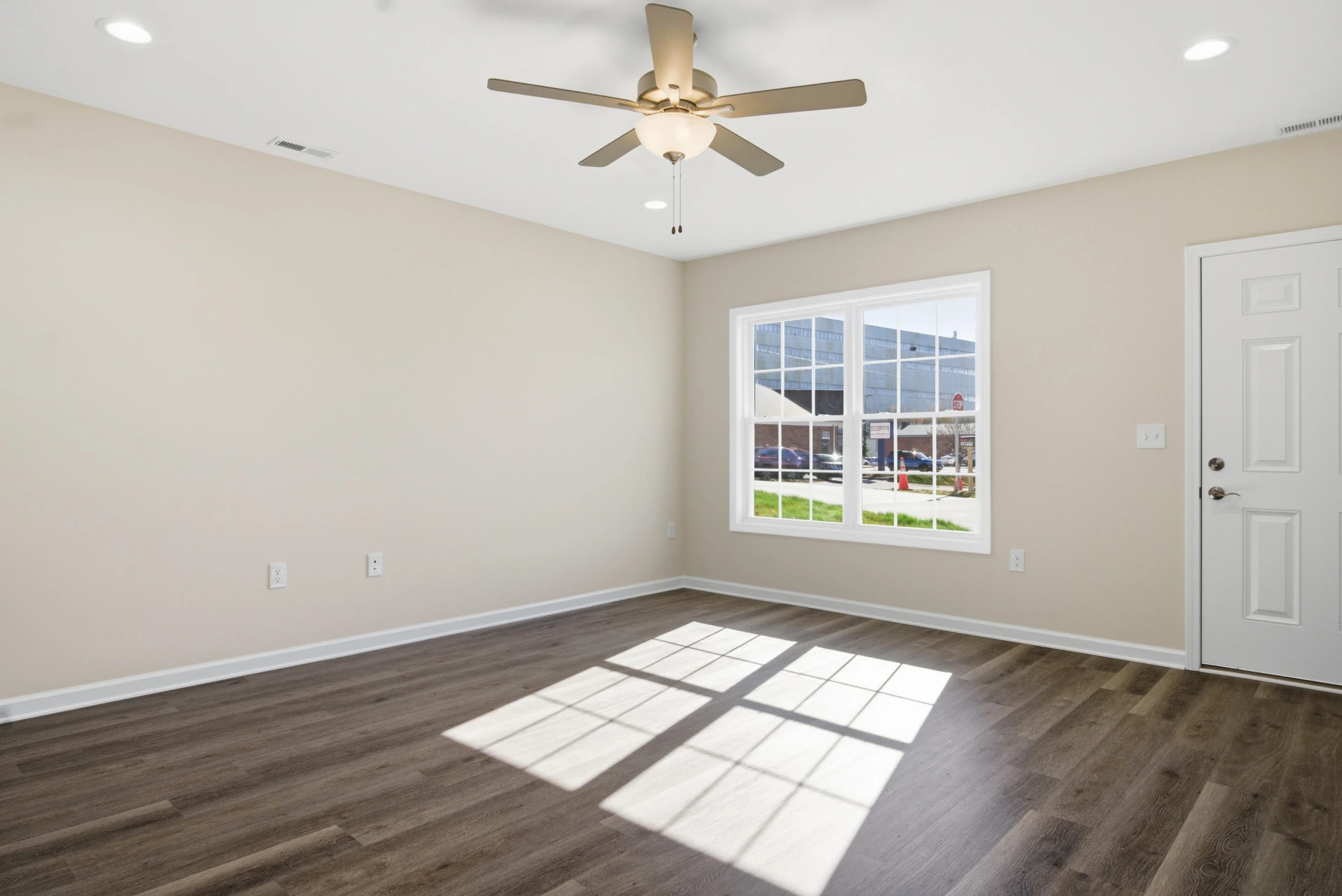 409 Washington AVE #12 - Photo 9