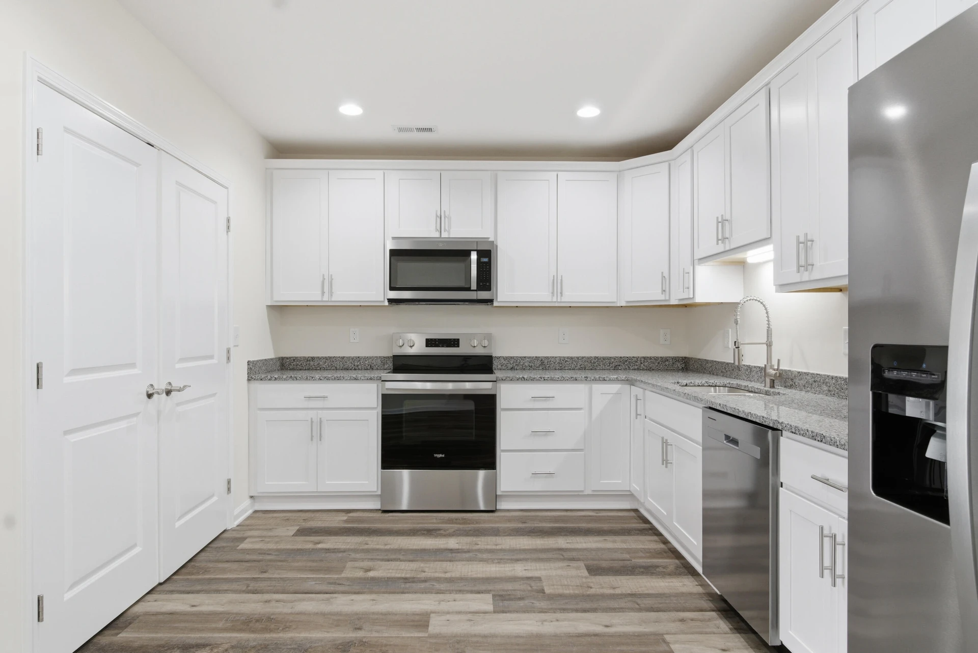 421 Washington AVE #6 - Photo 9