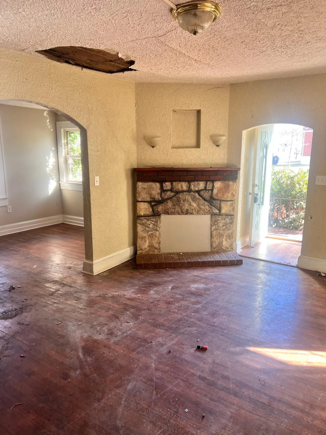 2208 10th ST - Photo 5
