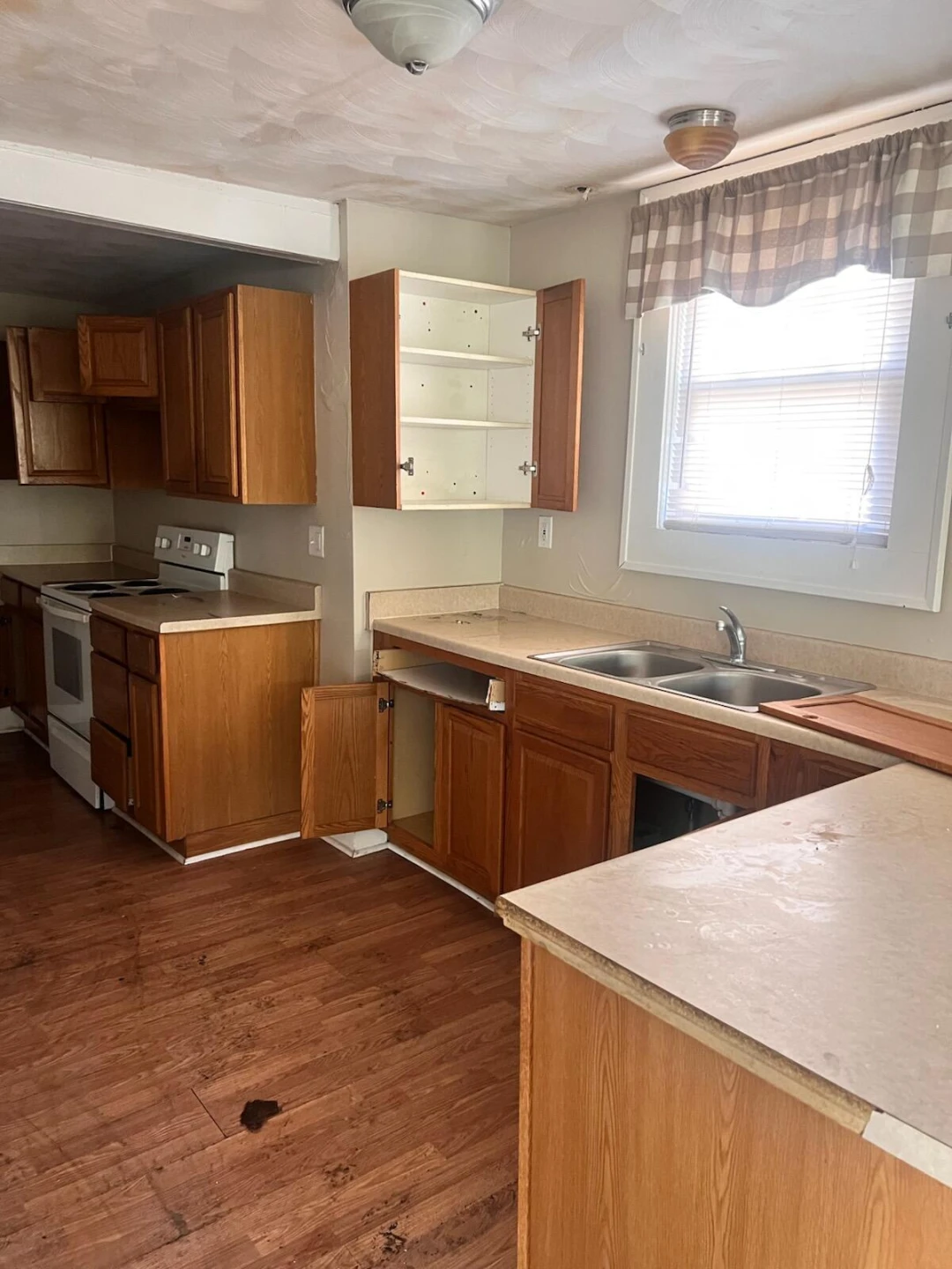 2208 10th ST - Photo 8
