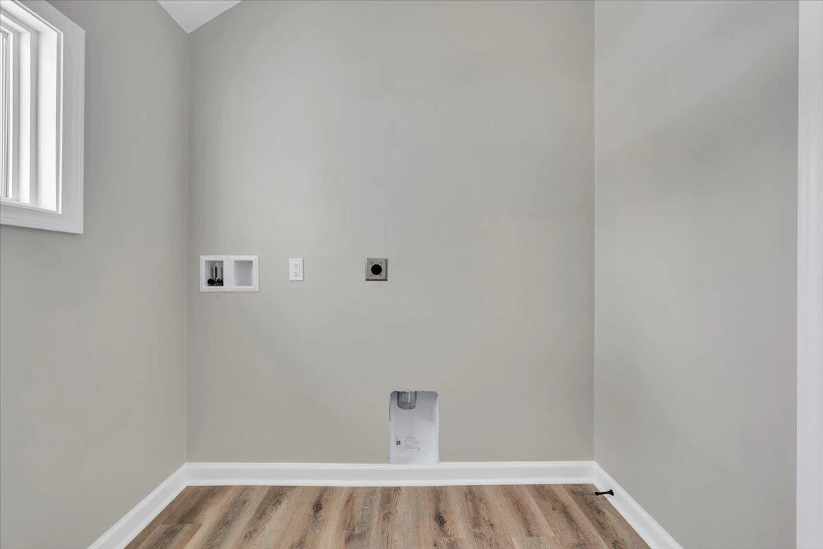 415 7th ST - Photo 17