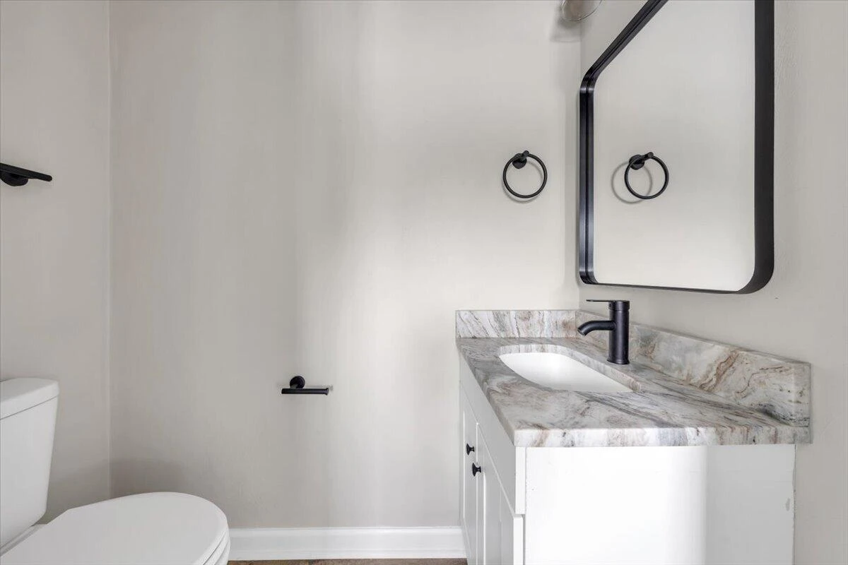 415 7th ST - Photo 19