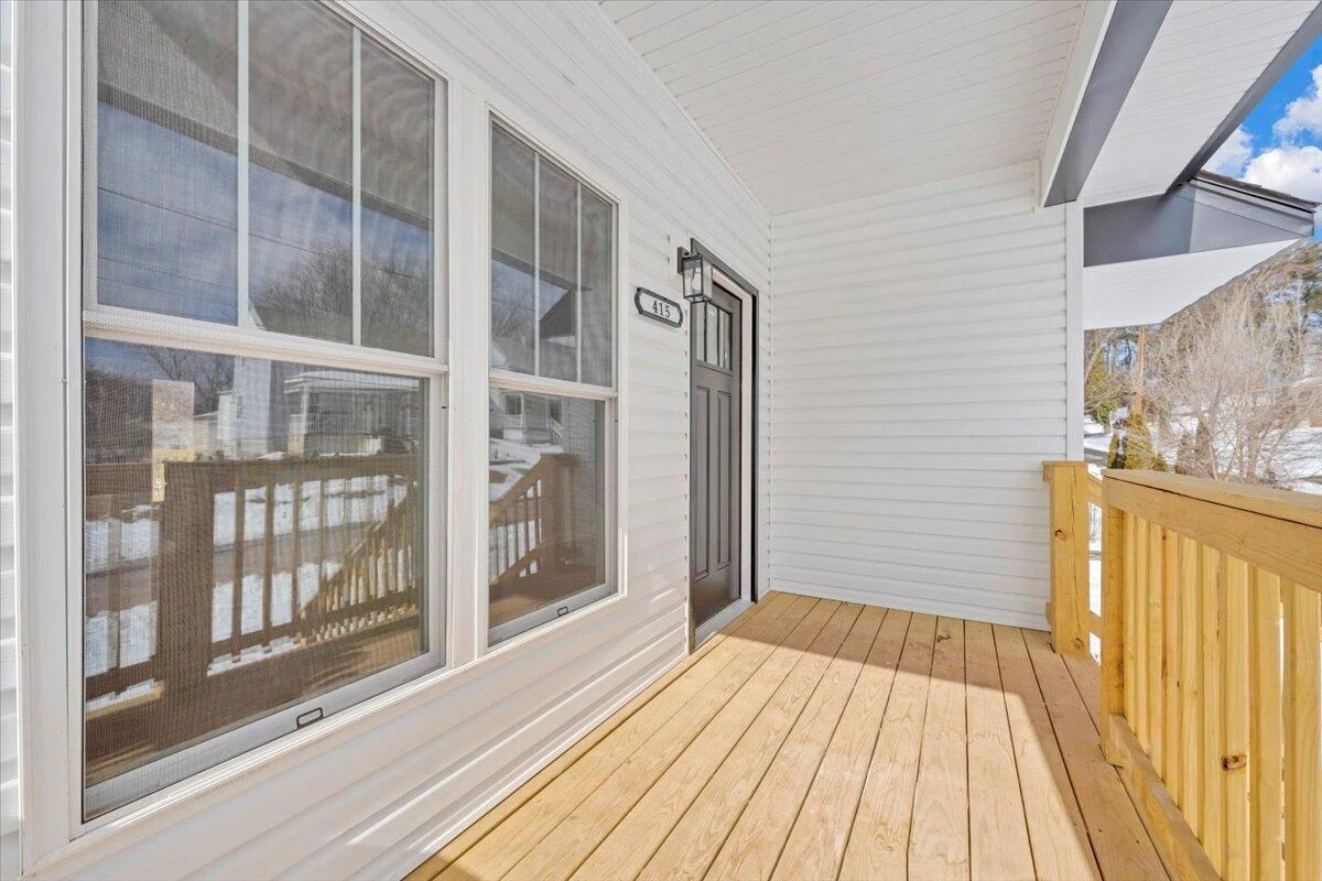 415 7th ST - Photo 2