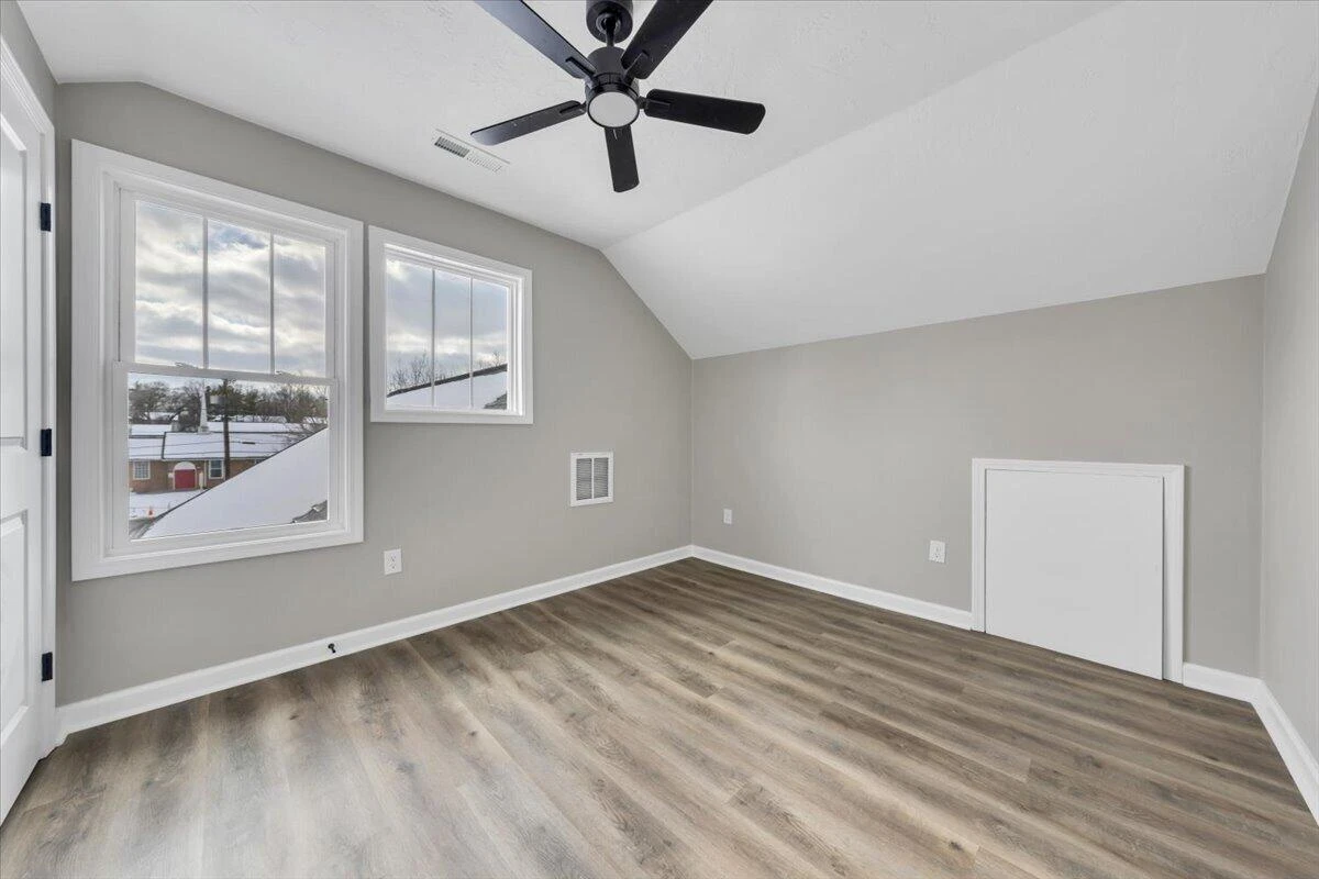 415 7th ST - Photo 27