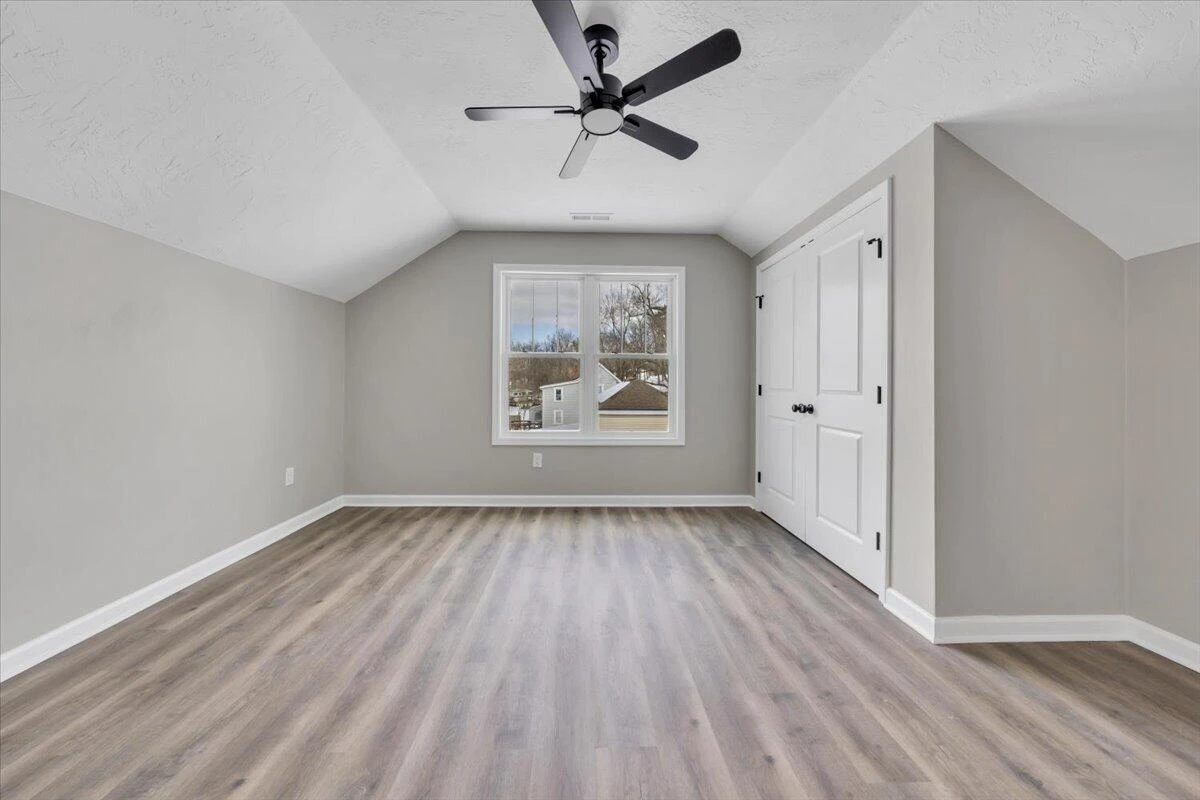 415 7th ST - Photo 32