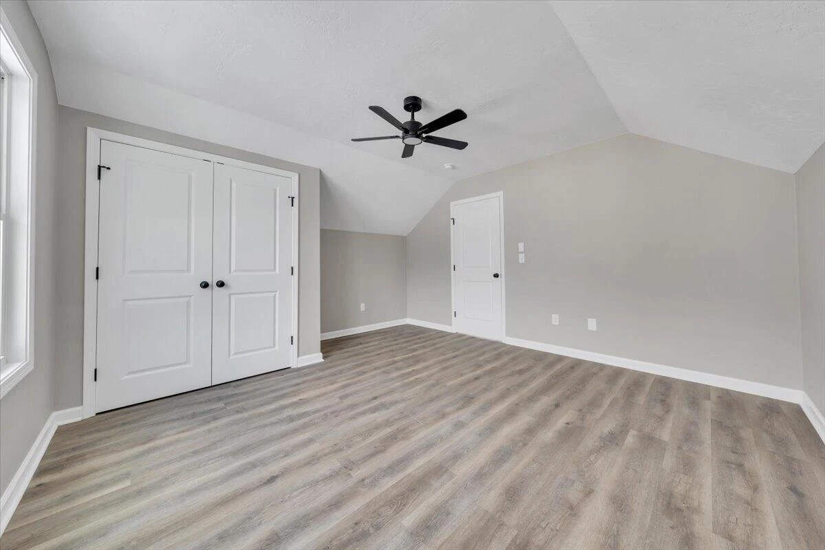 415 7th ST - Photo 33