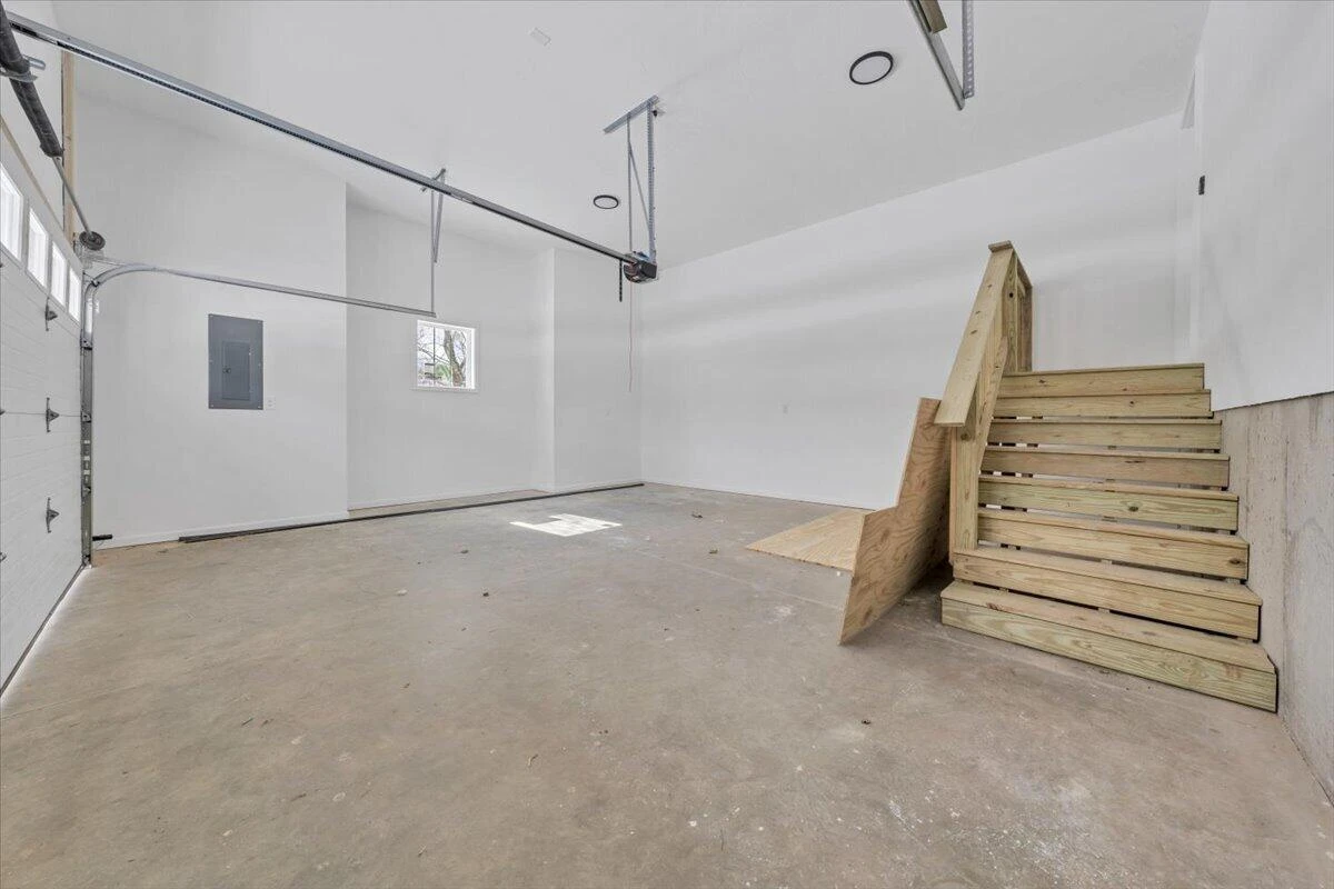 415 7th ST - Photo 34