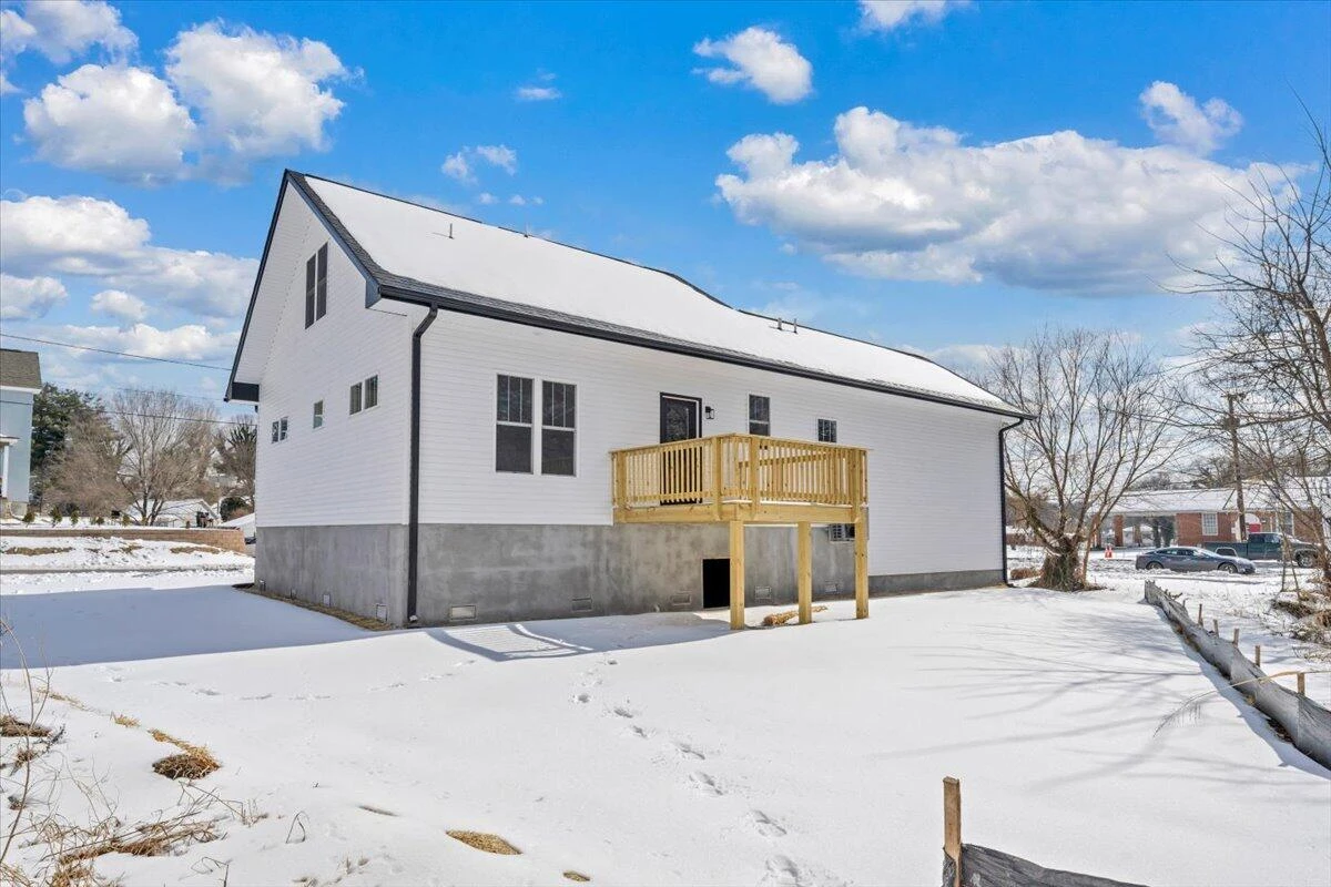 415 7th ST - Photo 38