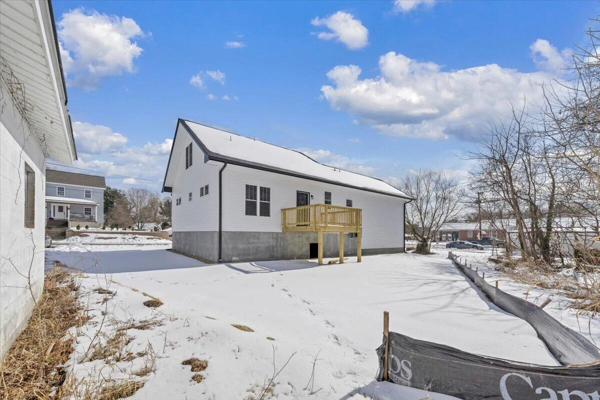 415 7th ST - Photo 39
