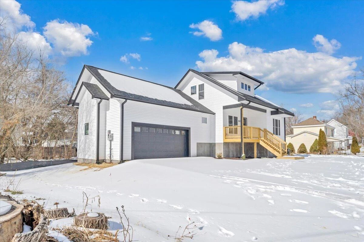 415 7th ST - Photo 42