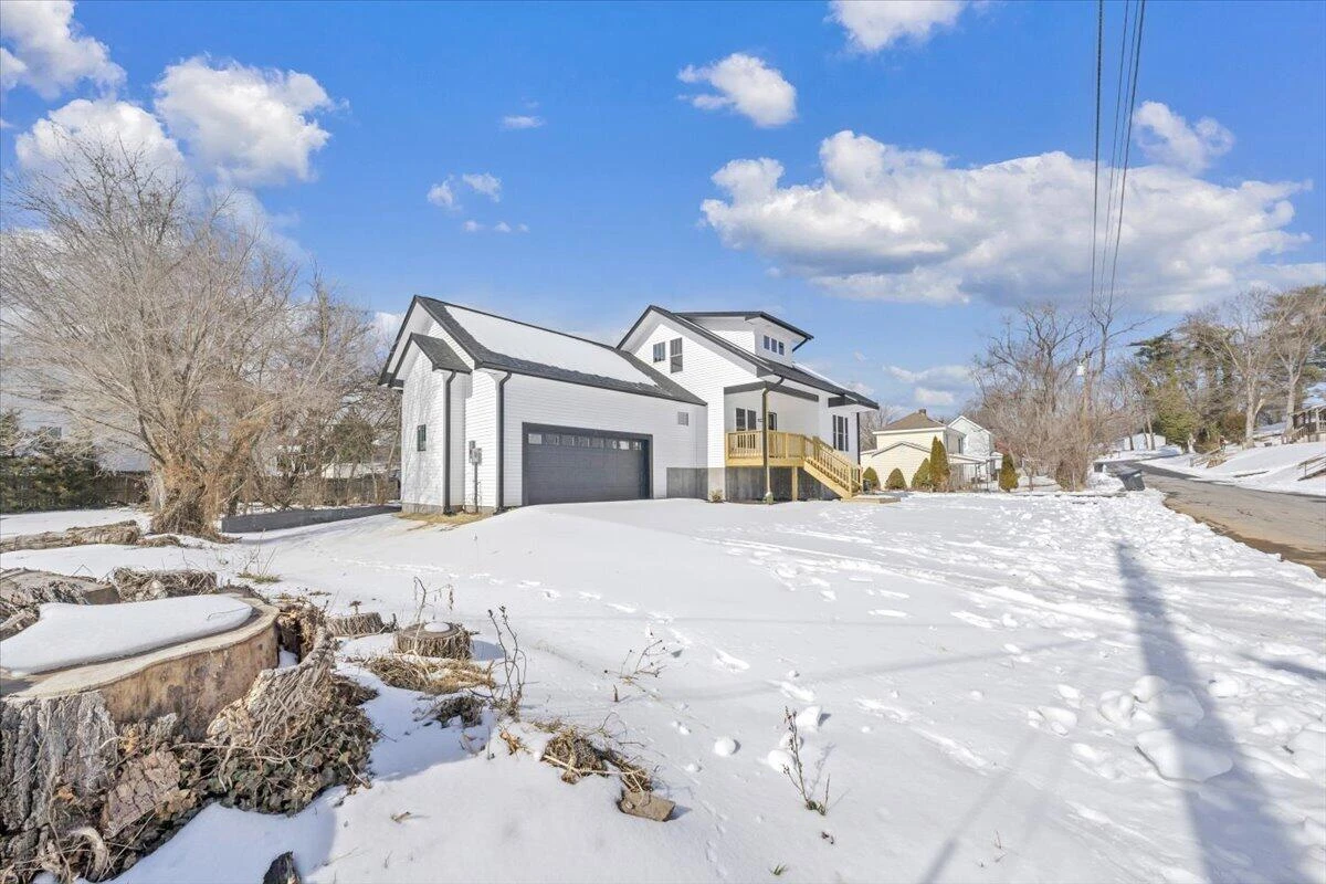 415 7th ST - Photo 43