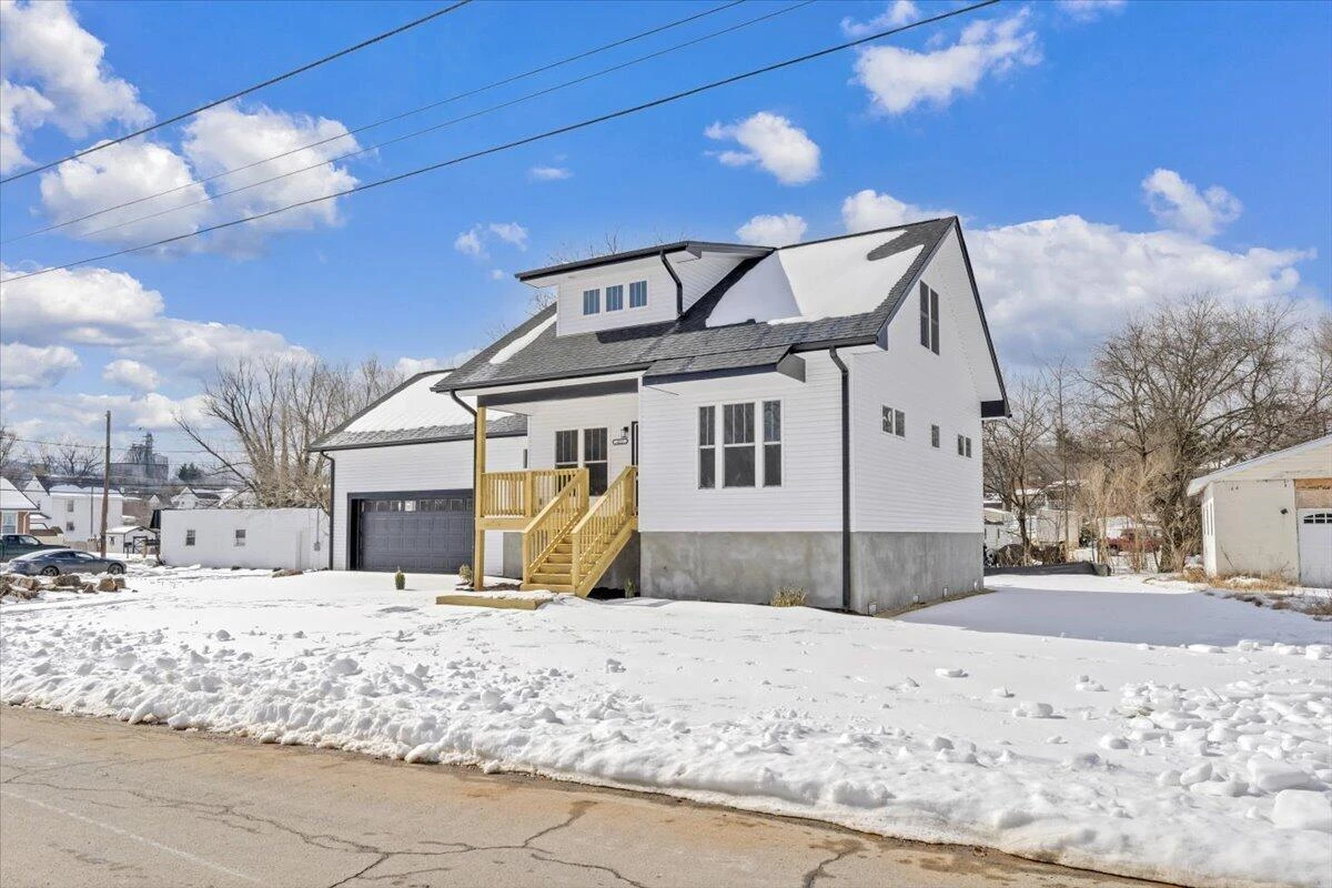 415 7th ST - Photo 46