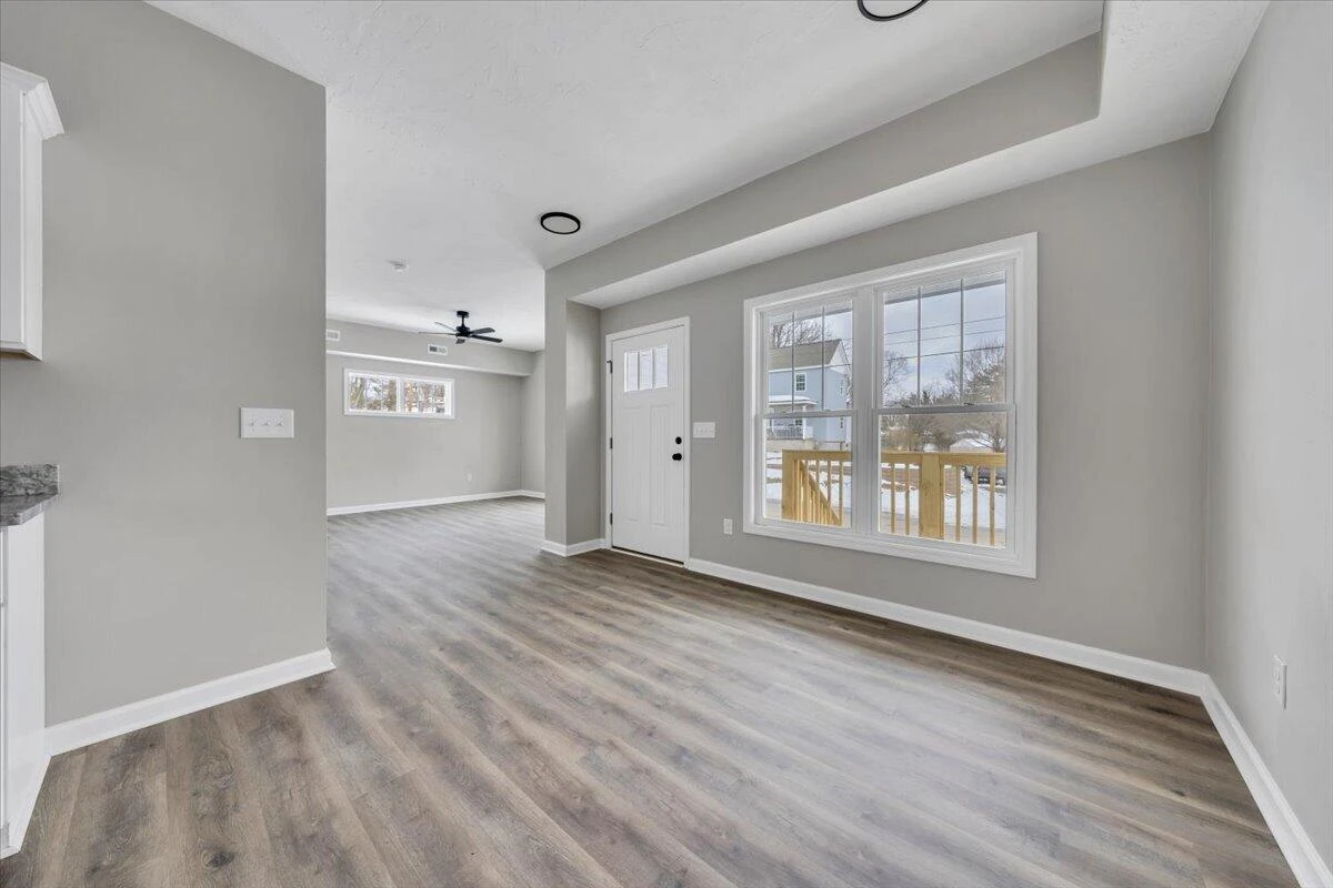 415 7th ST - Photo 9
