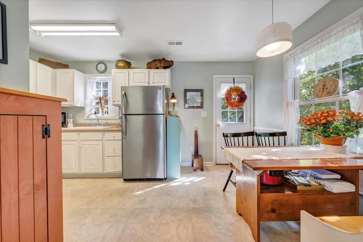 411 Jackson AVE - Photo 10