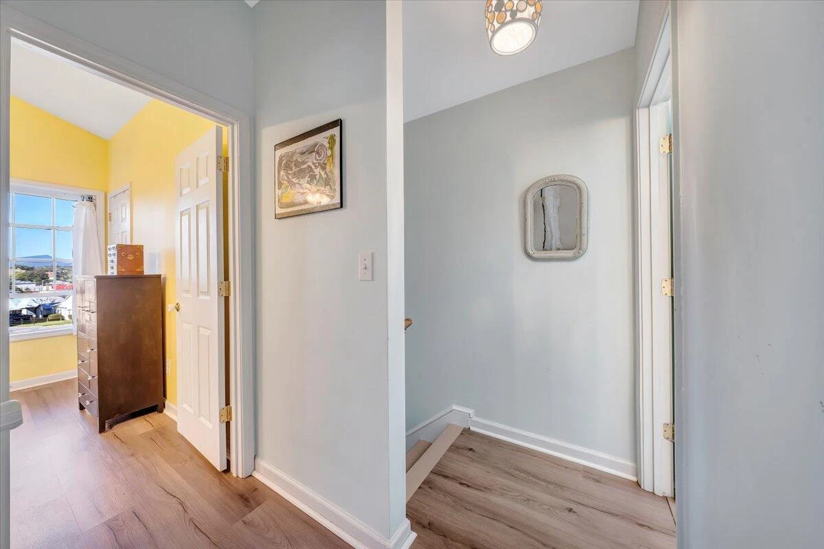 411 Jackson AVE - Photo 13