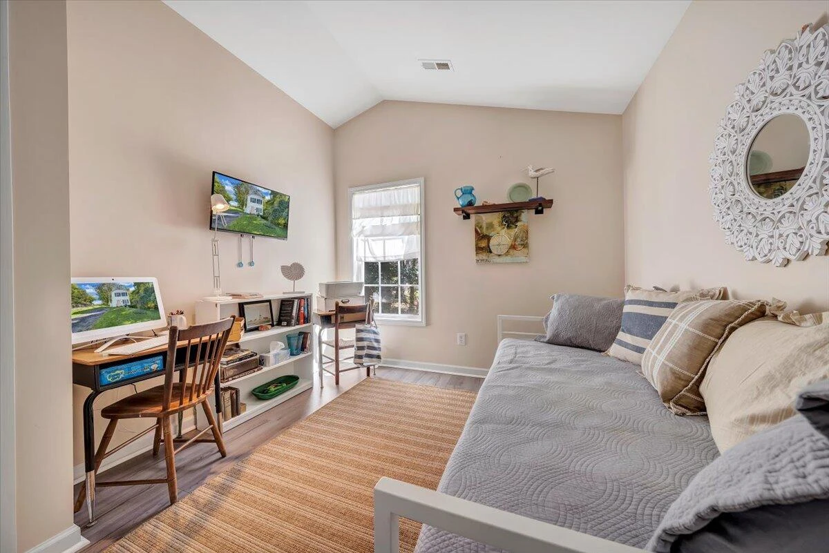 411 Jackson AVE - Photo 18